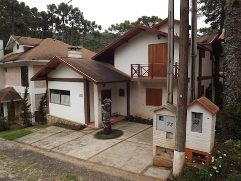 Casa Maravilhosa Monte Verde Cond Fechado 4 Suites