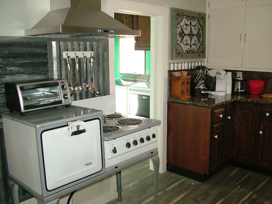 Yes Working Electric restored Stove/Oven with Soup warmer