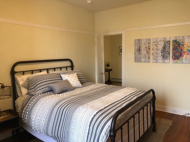 Middle Queen Bedroom