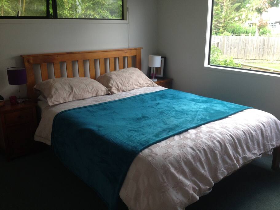 Double bedroom with queen size bed