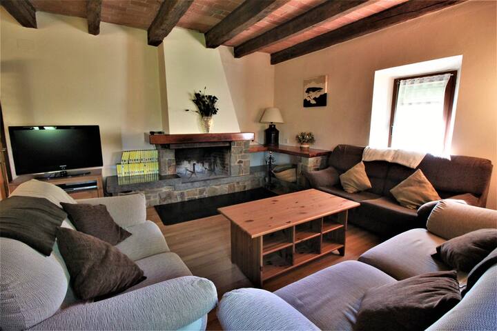 Preciosa casa rural a 5 minutos de la Fageda gallery image 4