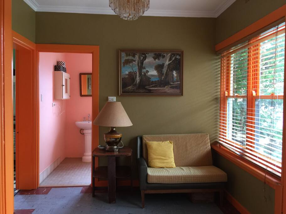 Entrance, sitting room, place to think about your day walking around Ballarat. If you’ve got a bike feel free to park it here. A convenient extra space for a longer stay.
