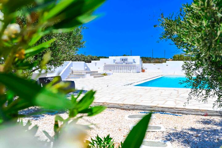 Beach Front, Brilliant Villa, sleeps 15, Cyclades gallery image 5