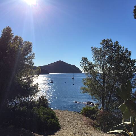 Casa Montjoi. 400m playa. Parque natural. Familias gallery image 2