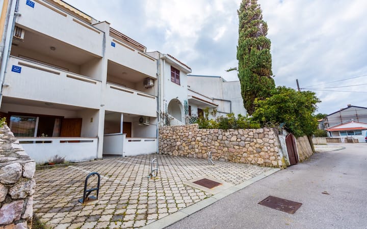 Villa Apartment With Garden And Private Parking! - Baška