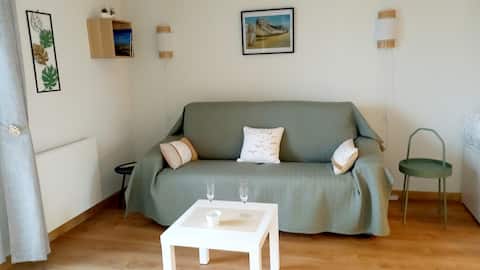 Popular Airbnb listing: "Between Port and Sea" with views in Dives Sur Mer
