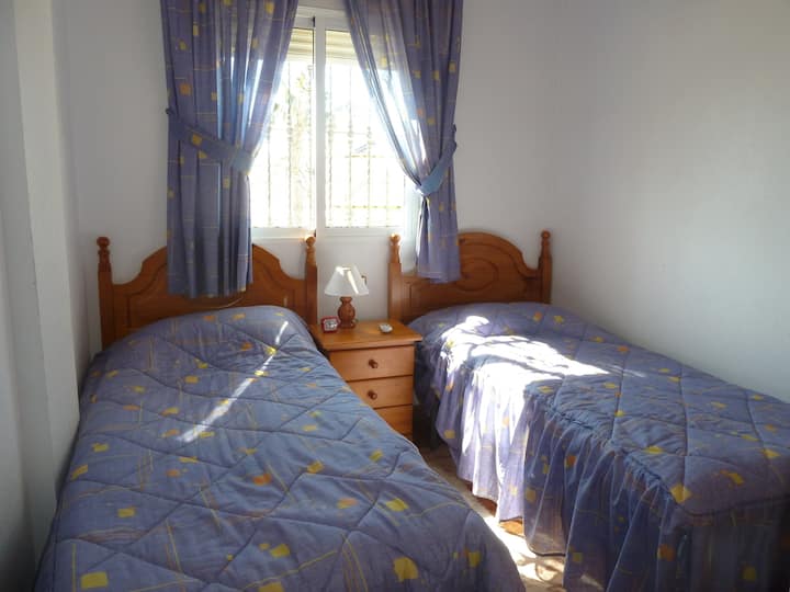 საძინებელი 1