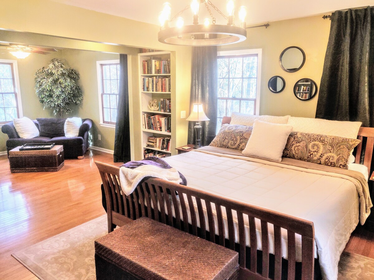 King suite has king bed, 2 bathrooms, and an office