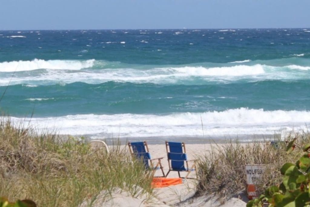 Welcome to the All America City Winner - Delray Beach. The walk is less than 15 minutes