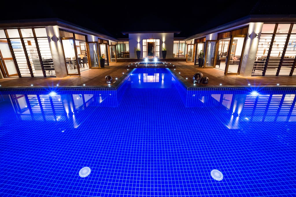 Luxurious Pool