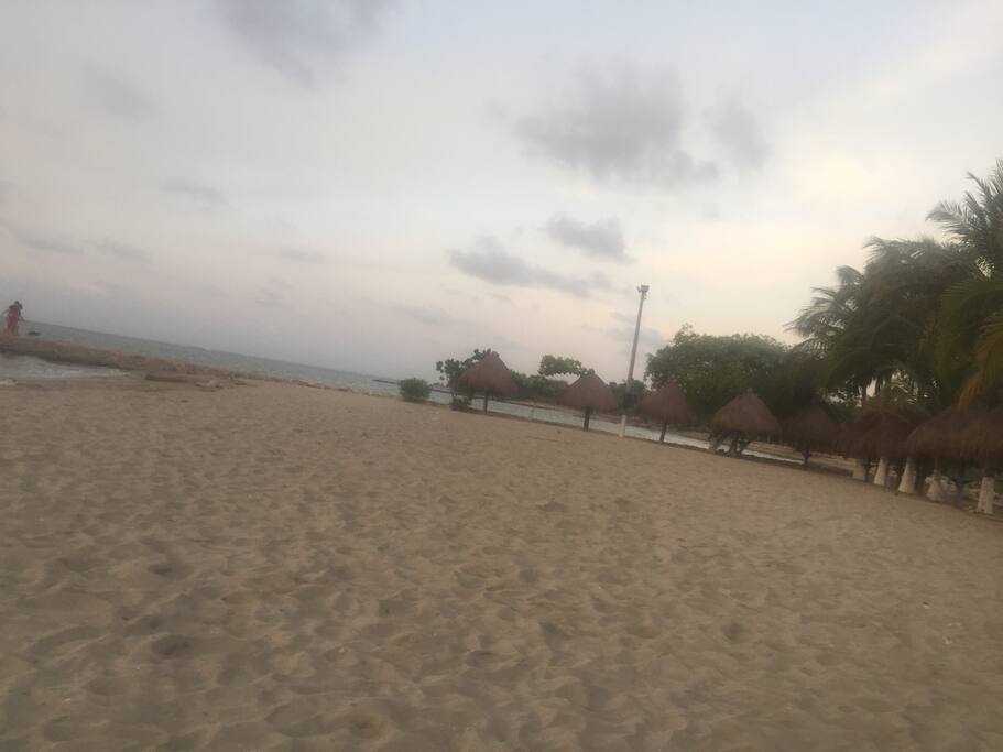 Playa de descanso a solo unos pasos de la casa