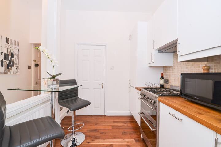 Homely 2 Bedroom Apartment, NW1 gallery image 5