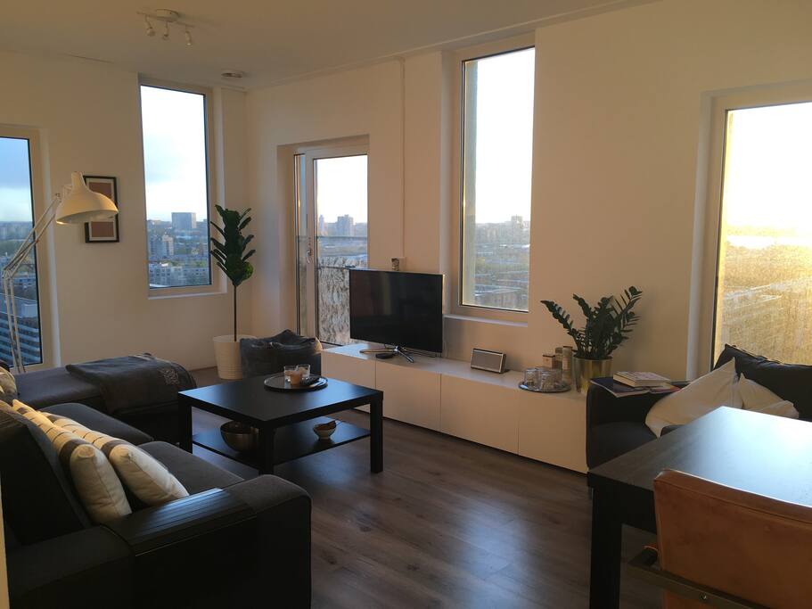 Livingroom with a perfect view!!