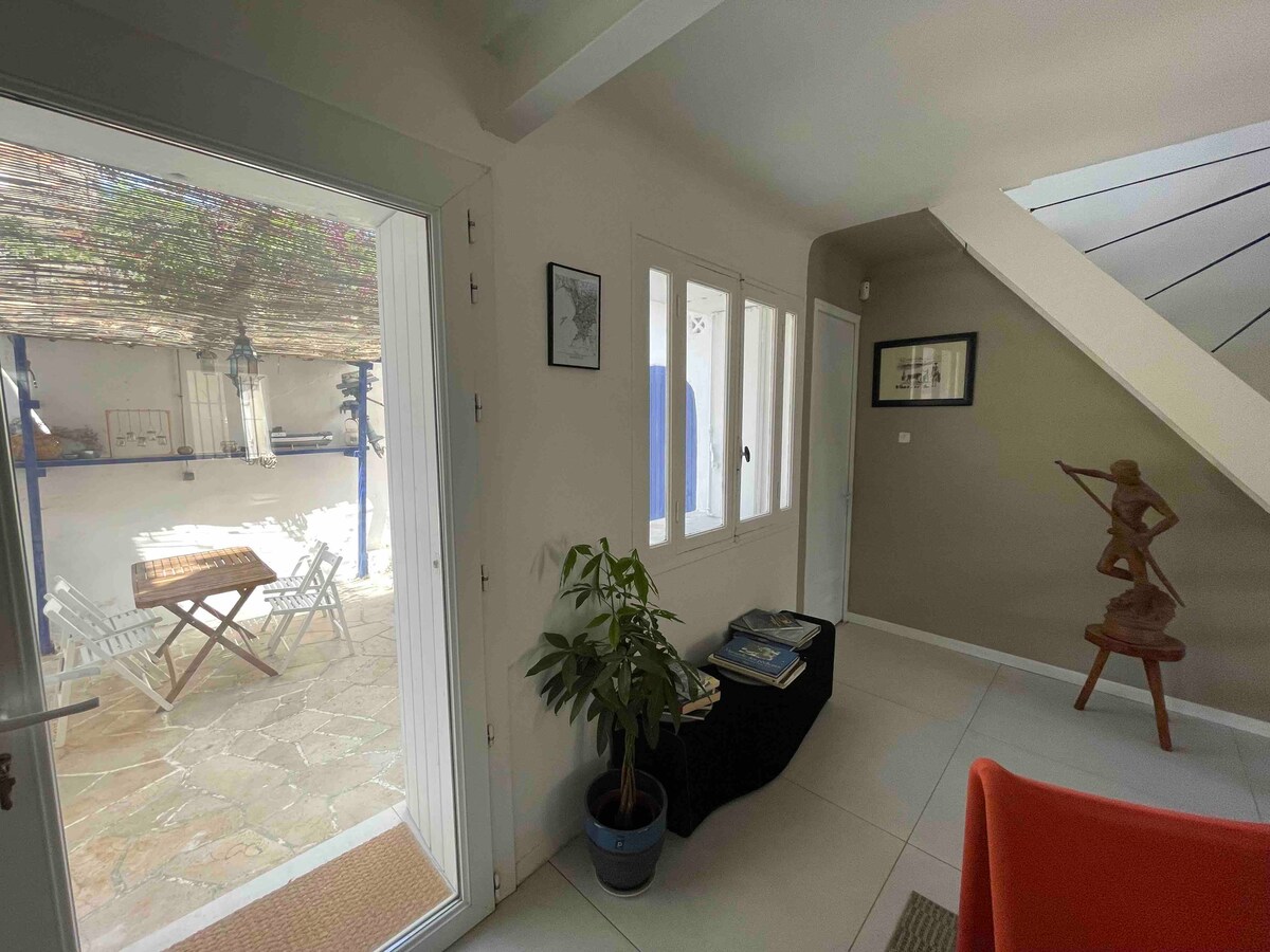 Anuncio de Airbnb popular: Authentic Estaque House en Marseille 16e Arrondissement