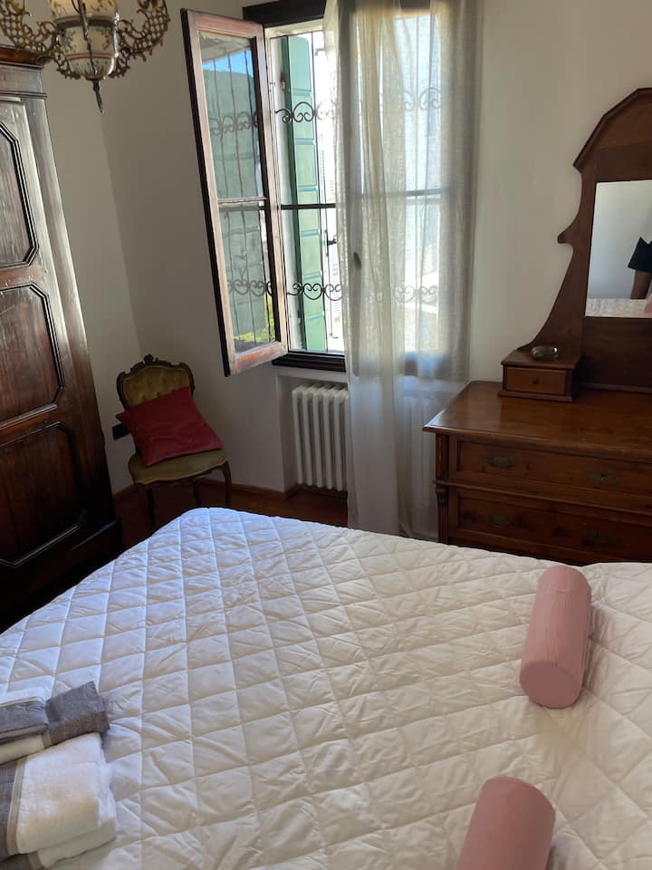 غرفة النوم 1