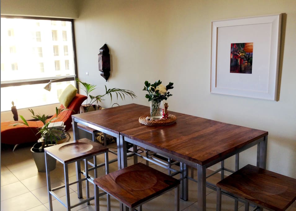 Eclectic style Living Room with big Dining table & Lounge chair
