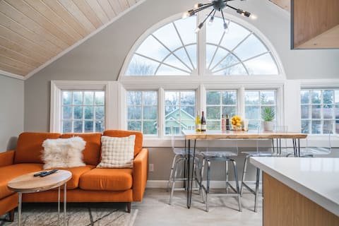 Top performing Airbnb: Downtown San Jose, Cozy 2B/2B, Free parking in Guadalupe / Washington