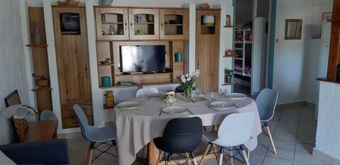 Le Refuge, charming cottage in Les Écrins, independent.