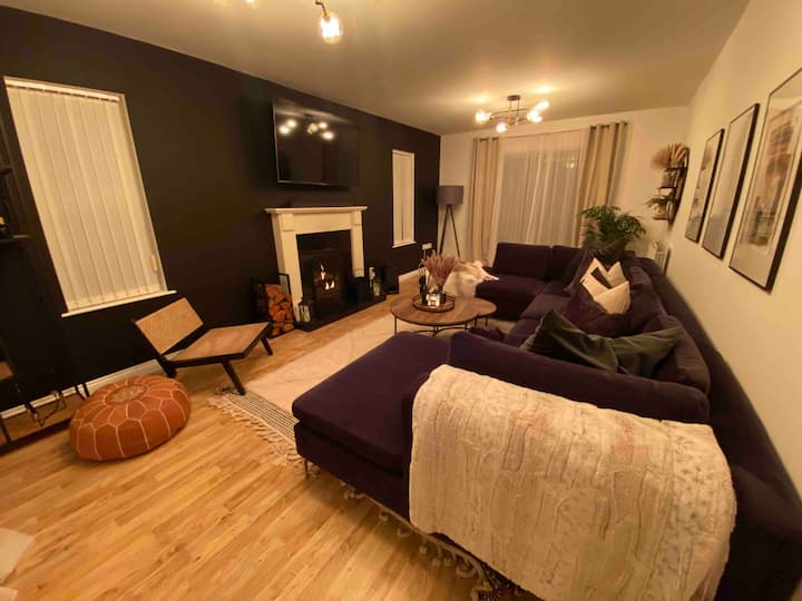 Large Modern Home, 5 Mins To Town Centre - Enniskillen