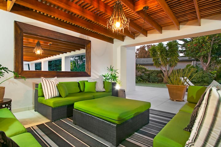 Elegant Urmarah with Lush Garden & Pool gallery image 4