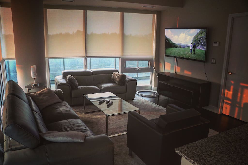 Living room (evening)