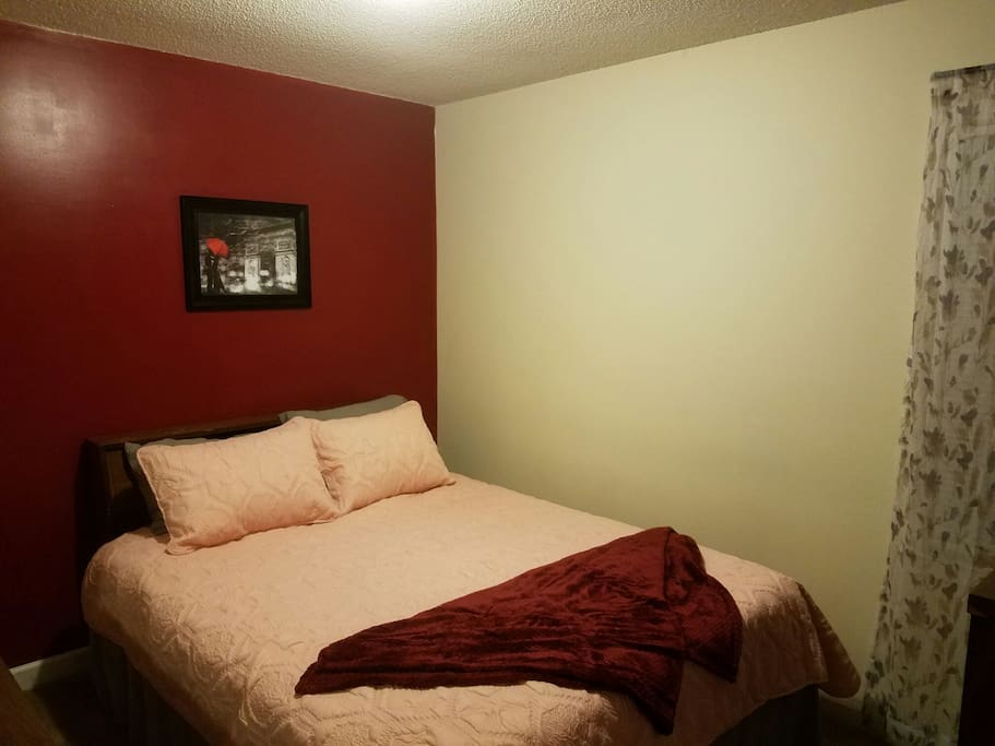 The listing comes with one bedroom even though both are pictured. Choice is first come, first serve.