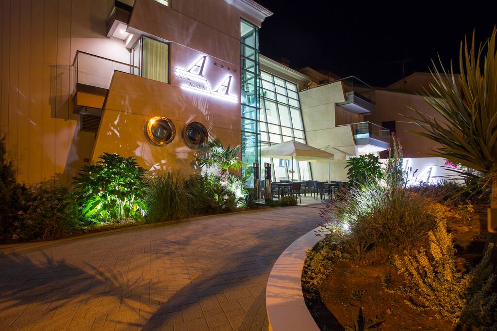ADRION APARTHOTEL