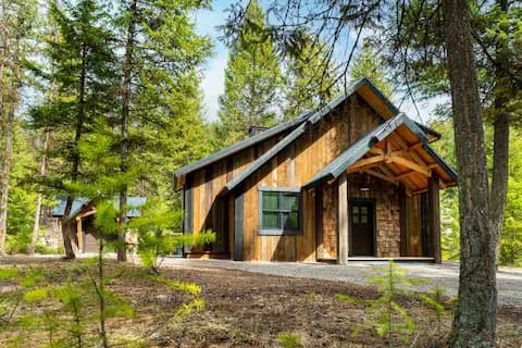 Grizzly Ridge Home #1 Vacation Whitefish Sleeps 9