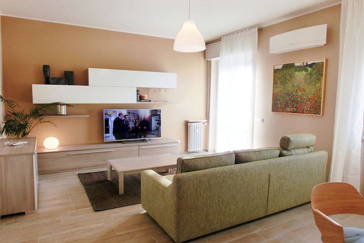 INTERNO12 - New apartment in the hospital area
