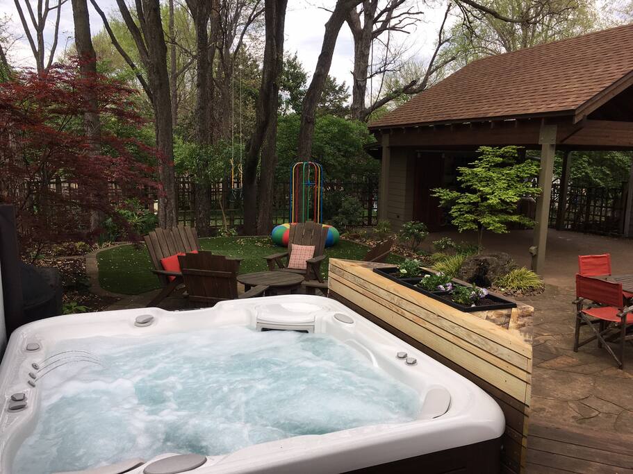 New in 2017!! 5-seat, premium HOT TUB!