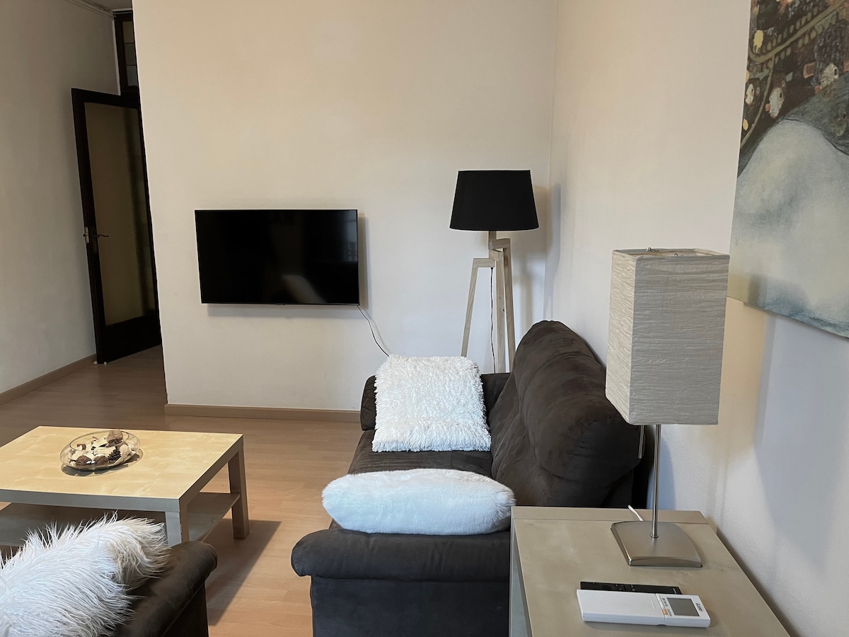 Top Airbnb: Apartment with terrace in Gracia in La Vila De Gràcia