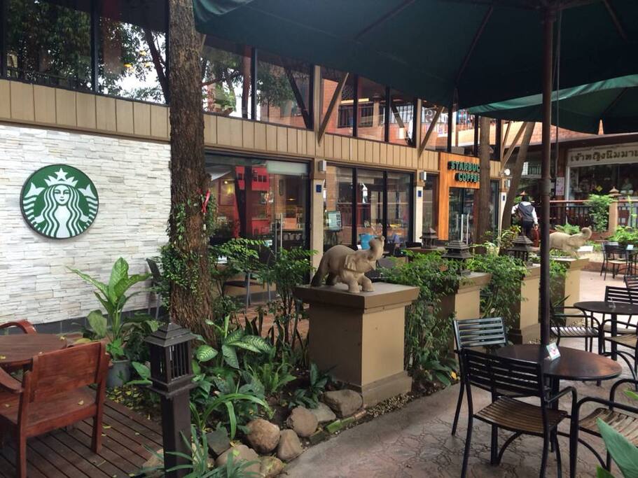Starbuck 2 mins walk