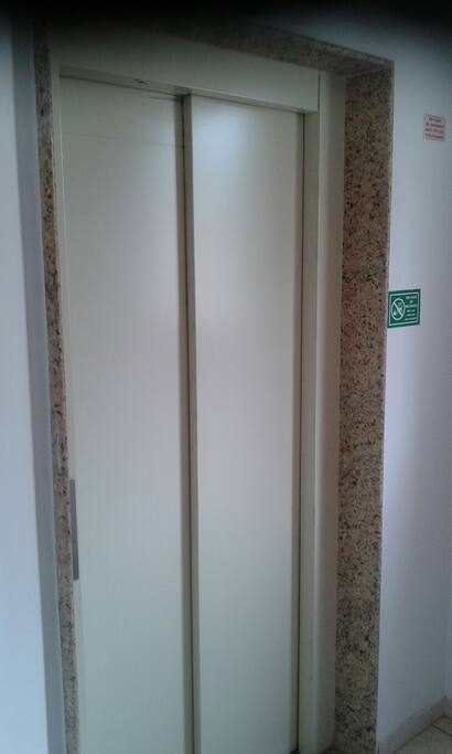 Predio com elevador