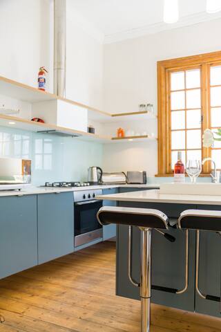 Distinctive, Modern Cottage with Terrace Pool gallery image 2