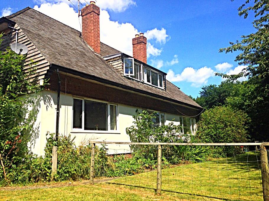 Rear garden of Tan y Gaer