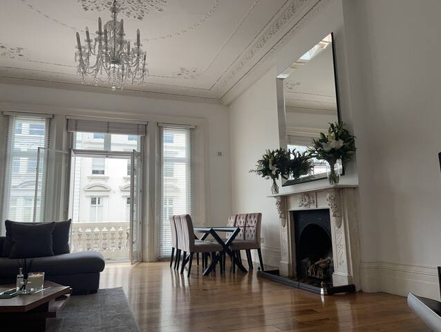 Stunning Grand 2 bed, 2 bath apartment# gallery image 5