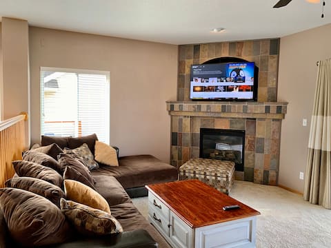 Lovely Home with 3 bedrooms plus in Urbandale