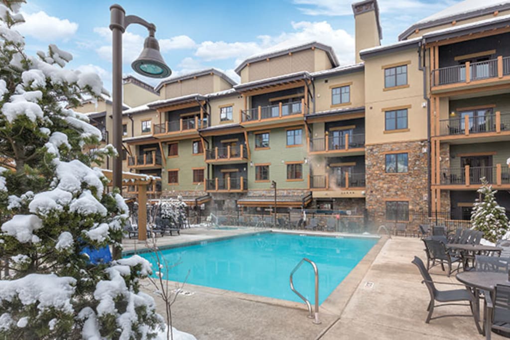 Pool and two hot tubs