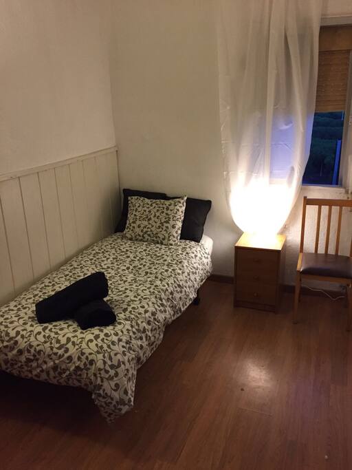 Habitación simple que se puede poner cama extra por 20€