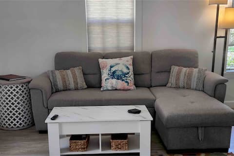Successful Airbnb property: The Enchanted Cottage on the Imperial River in Bonita Springs