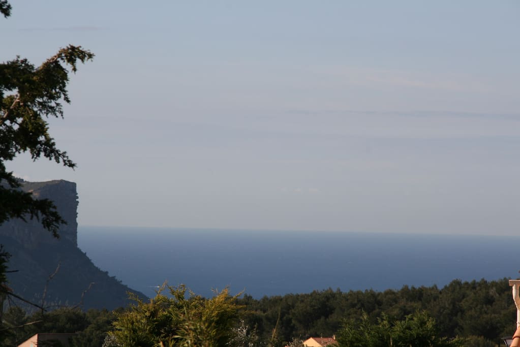Vue sur la mer et le "Cap Canaille".