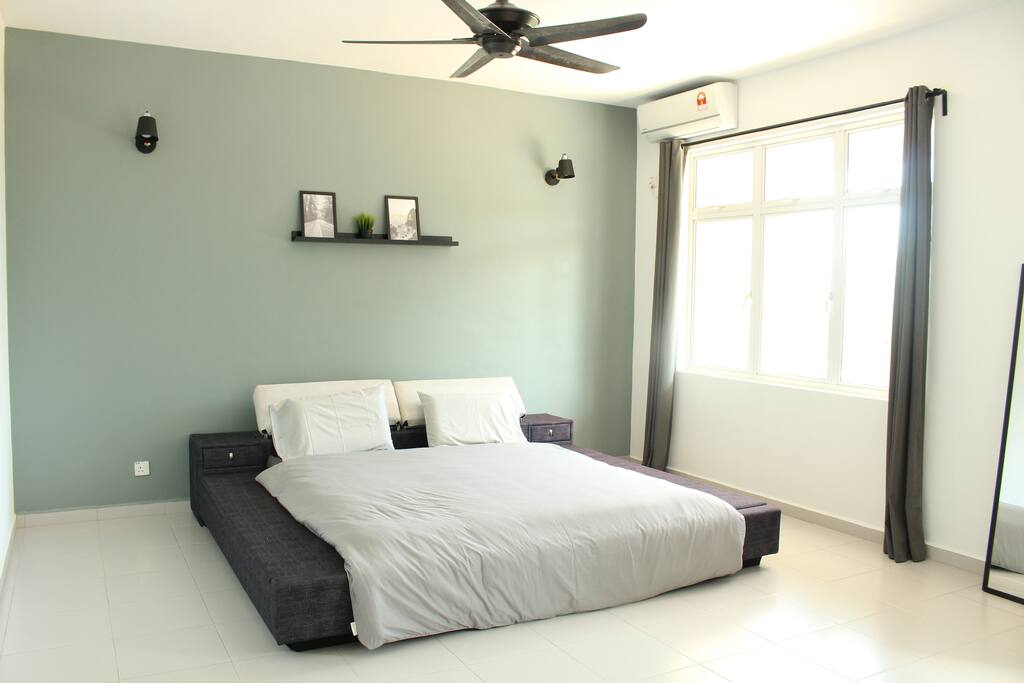 1st floor master bedroom
