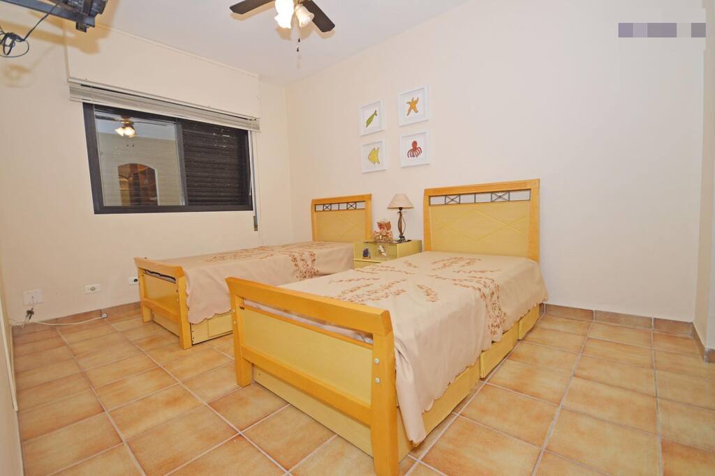 4 camas, closed e banheiro (suite)