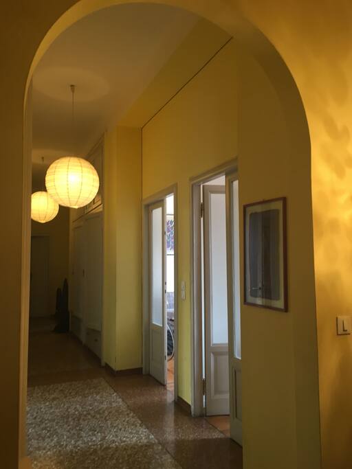 Corridoio e ingresso della stanza
