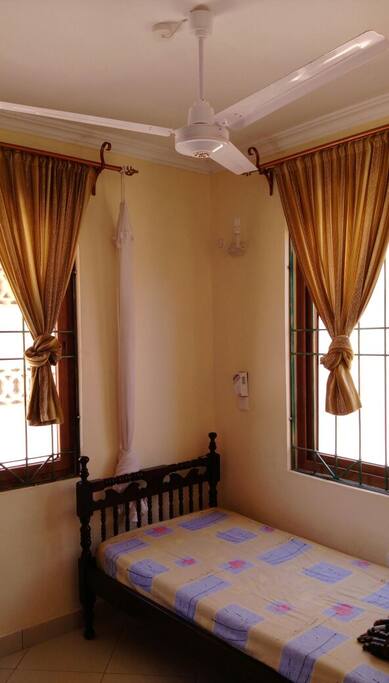 Private Bedroom with Single Bed
