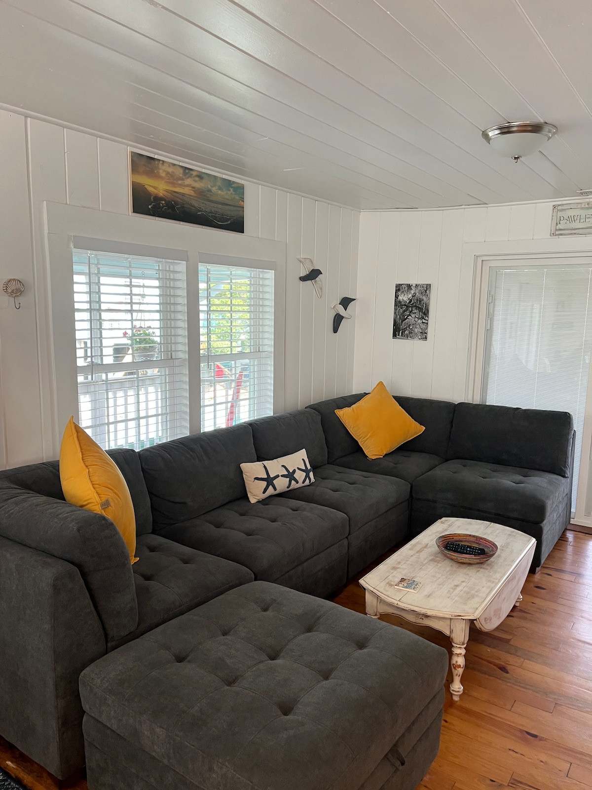 Popular Airbnb listing: Beach Brums in Pawleys Island