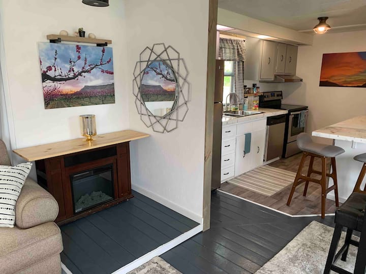 Peach Pad! Hot Or Cool Tub 2 Bedrooms 2 Bathrooms - Palisade, CO