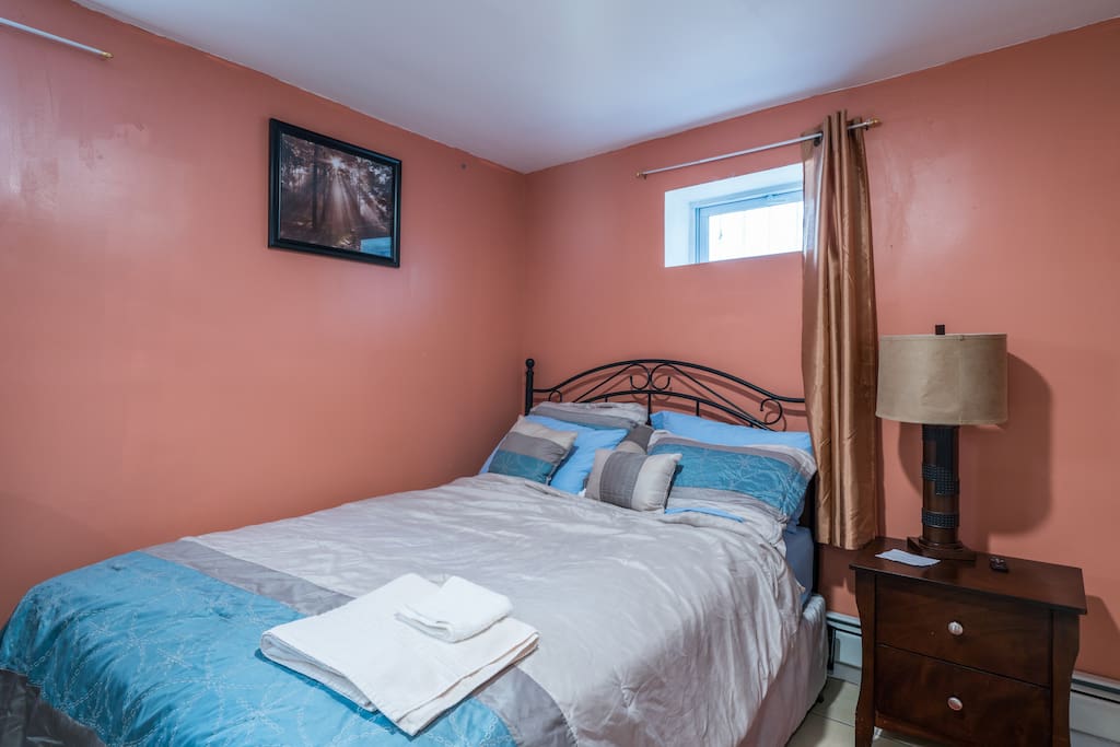 2nd Bedroom -Queen size bed