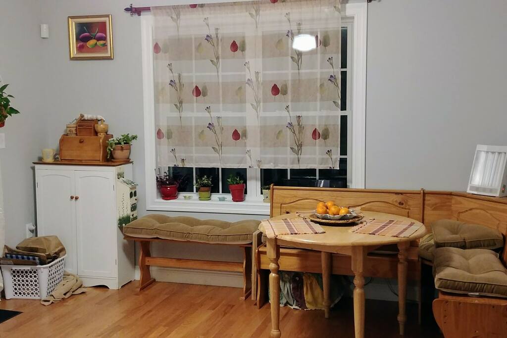 Shared eat-in space