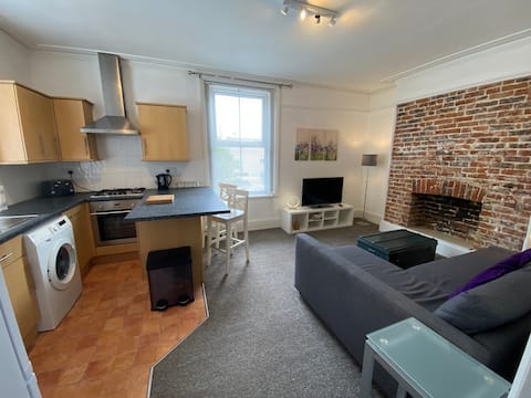 Successful Airbnb property: Character Apartment | Near Seafront and Albert Rd in City Of Portsmouth